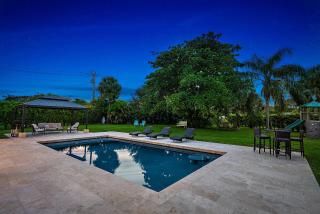 Fully Remodeled, Huge Backyard, Pet-Friendly, Pool - 2