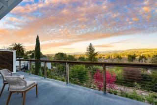 Modern Sonoma Stay w Spacious Deck Views Prime Location Bennett - Santa Rosa - 9