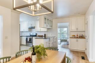 Modern Sonoma Stay w Spacious Deck Views Prime Location Bennett - Santa Rosa - 6