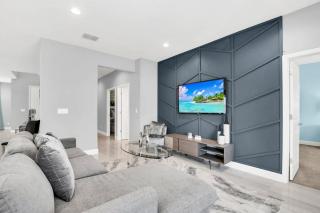 SUPER STYLE - 7BDRs 8BAs - LUX FINISHINGs & POOL - 9