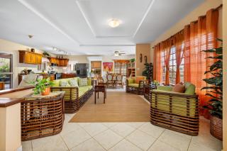 Sunrise Villa is gorgeous for daily views of sunrises and sunsets - Palm-Eagle Beach - 6