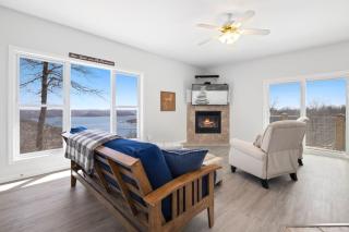 Lake Overlook-Gorgeous Beaver Lake Views-Game Room - Garfield - 9
