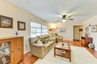 Palm Aire Home - 5 Mi to SRQ Airport! - 7