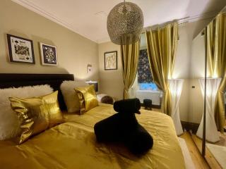 Fantastic Naughty Corner - Brighton & Hove - 5
