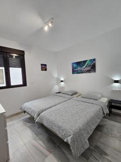 PUERTO BANUS, 2 ROOMS, POOL AND PRIVATE PARKING. - 1