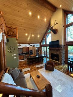 Evergreen Haven Lodge and Bunkhouse - Spooner - 4