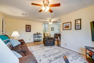 Apache Junction Home with Covered Deck and Grill - Apache Junction - 6
