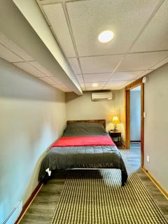 Cozy Cottage, Private Lake Access, Fires and Fun! - Lake Harmony - 2