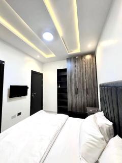 Kayz luxury suites - Olowoira - 9