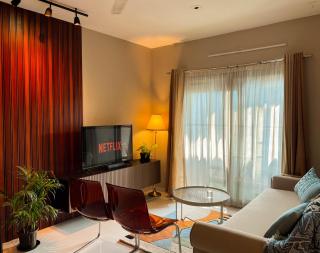 2BHK 28th Floor Near Airport Balconies TV WiFi - Pune - 0