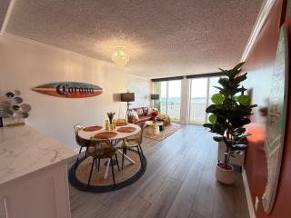 Oceanfront 2 BR w Pool & Parking 234 - 6