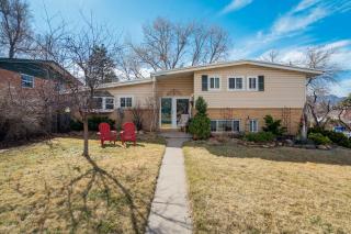 4BD Family Home Heart of COS Lrg backyard and Gameroom - 5