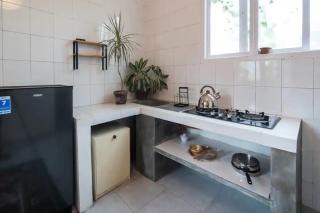 Charming Apartment with Private Kitchen and Shared Pool - Canggu - 5