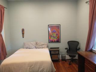 2 Bedroom Unit and Big Yard 30 Minutes to NY - 7