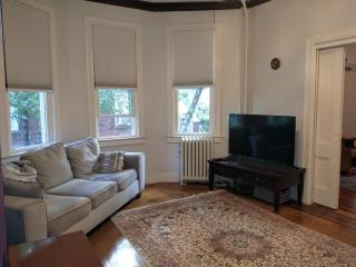 2 Bedroom Unit and Big Yard 30 Minutes to NY - 5