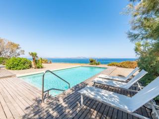 Modern holiday home with pool - 1