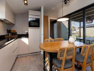 Docklodge on the water in Delfstrahuizen - Delfstrahuizen - 9