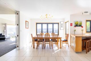 Spacious modern executive home - Wellington - 3