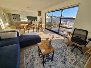 4B2B Family Friendly New build Home, 5 Beds Sleeps 10 - New Plymouth - 7