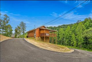 Getaway on the Bluff Ridge - Sevierville - 0