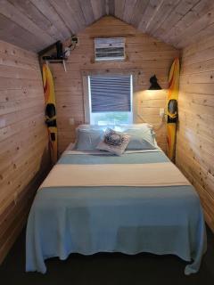 New! Robin's Nest - Cute Lakefront Tiny House! - Turk Lake - 7