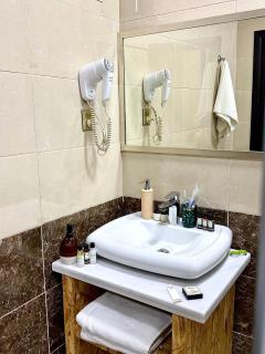 Golden Mirror - Baku - 1