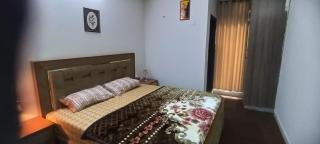 Luxury & Spacious Apartment , Shopping Mall & Gym at Premises, 2 minute away from Zoo - Islamabad - 0