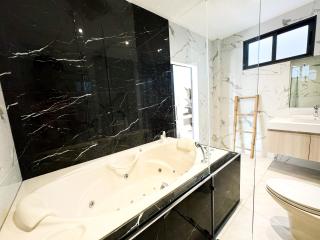 Stylish 3BR Greek Villa AT Jomtien Beach - Jomtien Beach - 4