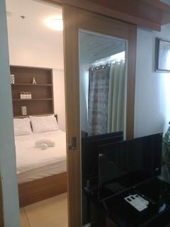 1633 pool view 2br - Manila - 3