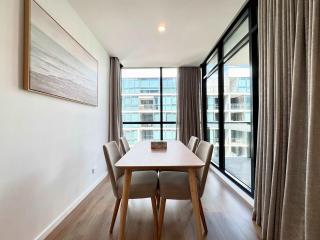 Luxury CBD Escape - 1BR Apartment with Pool & Gym - 4