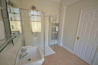 The Eversley B&B - 6