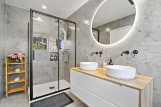 Forest Retreat with pool table & 10min to wineries - Auckland - 7