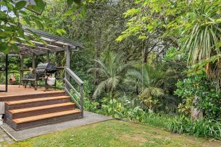 Forest Retreat with pool table & 10min to wineries - Auckland - 5