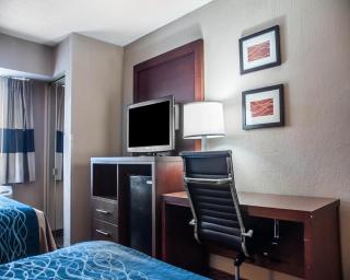 Comfort Inn University - 2