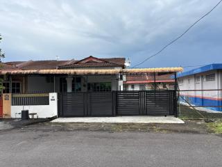 Rafeeqs Homestay - Teluk Intan - 3