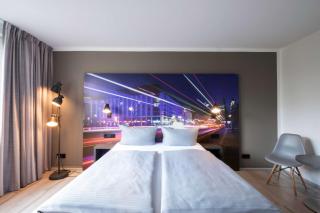 Hotel Berlin Lichtenberg - 0