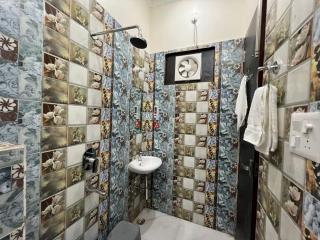 Hotel Vraj Niwas - Mathura - 9