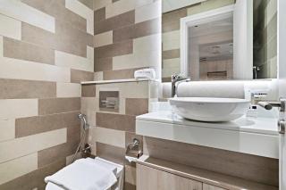 1BR Apartment on The Palm Walk to Beach Mall Pool Restaurants - 2