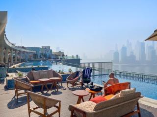 1BR Apartment on The Palm Walk to Beach Mall Pool Restaurants - 9