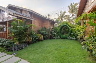 Foxoso Aaristo Baga Beach Resort - 4