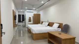 SRI HARSHA AC Luxury rooms - Warangal - 4