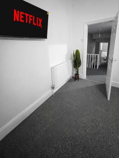 Welcoming four bedroom home in a great location with free parking Wi Fi and games just eight minutes to the city centre close to MKM Stadium and Royal Infirmary - Hull - 1