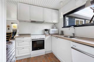Cosy Holiday Home - 300 Meter From The See - Humble - 7
