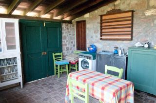Traditional Stone Villa, Spacious Seaside Retreat - Lióta - 9