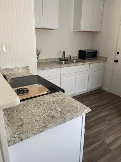 Fancy Hooch Close to Fort Sill Accepts Pets - Lawton - 3