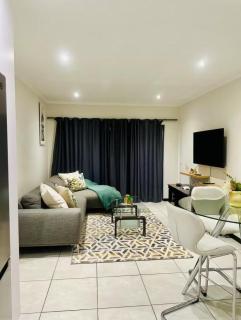 Beautiful 1 bedroom appartment at Ventura 11 - Sandton - 0