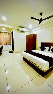 Hotel Shree Hari Om Residency - 9