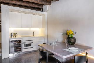 Luxury Apartment on Piazza Erbe - 7