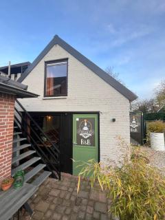 B&B Spoor 1 met jacuzzi & Spoor 2 met Wellness - - 6
