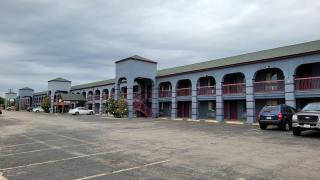 Americas Best Value Inn Frost Bank Center - 5